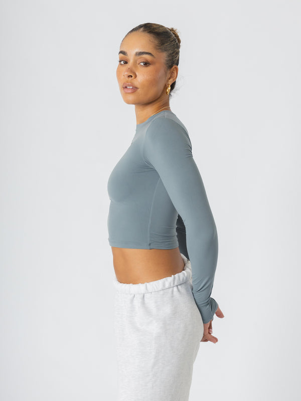 Aura Chic Cropped Tight Long Sleeve Shirt Gray