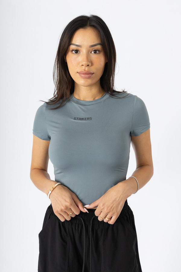 Aura Chic Cropped Tight T-shirt Gray